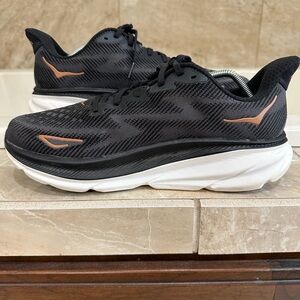 HOKA WOMEN’S CLIFTON 9 SIZE 10!